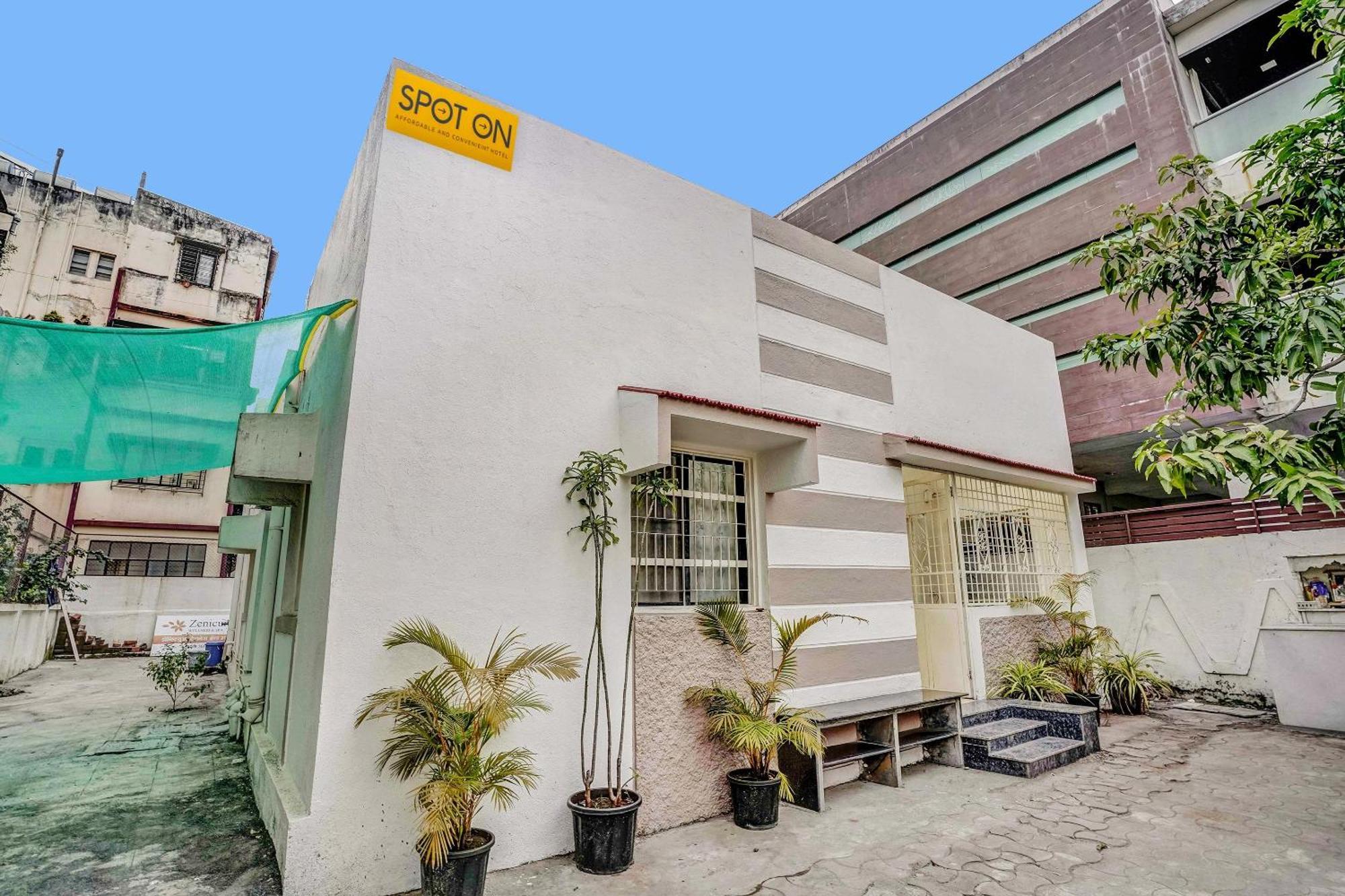 Spot On Jayesh Guest House Nashik Exterior photo